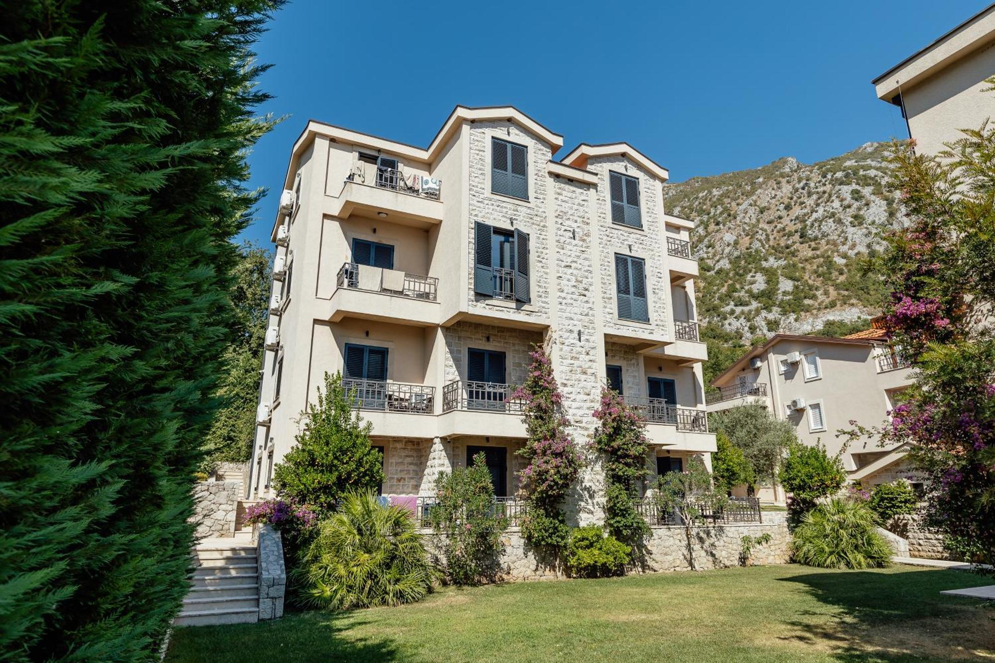 Bellezza Resort & Spa Kotor Exterior photo