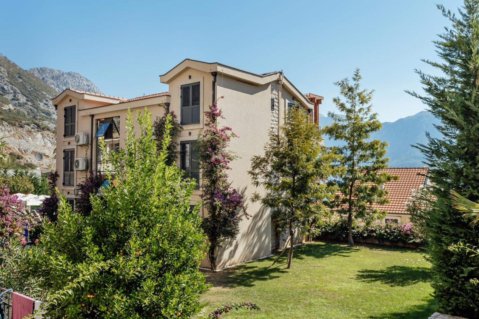 Bellezza Resort & Spa Kotor Exterior photo